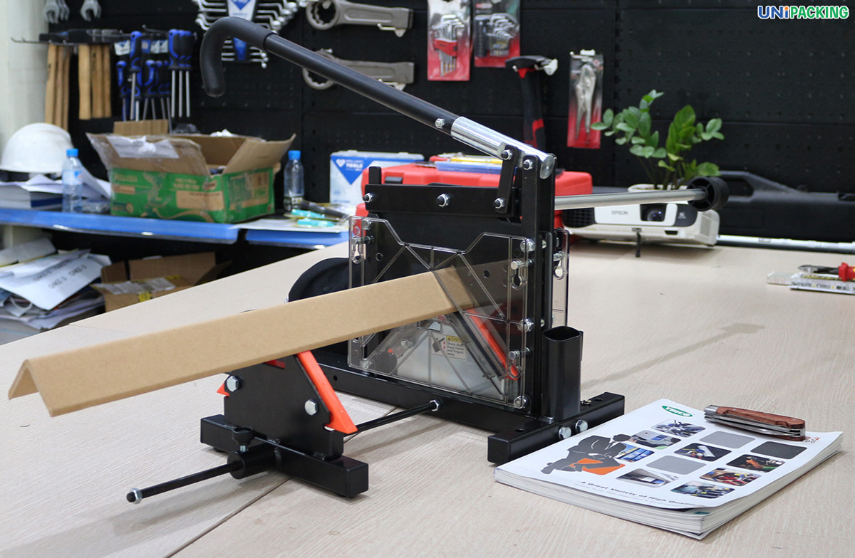 ảnh thực tế đặc tính thông số kỹ thuật Kìm cắt thanh nẹp góc giấy chữ V để đóng đai pallet AC124