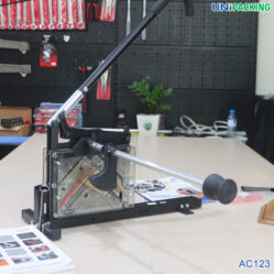 Đặc tính kỹ thuật kìm cắt thanh nẹp góc giấy chữ V AC123 có thanh đo khoảng cách unipackingVN