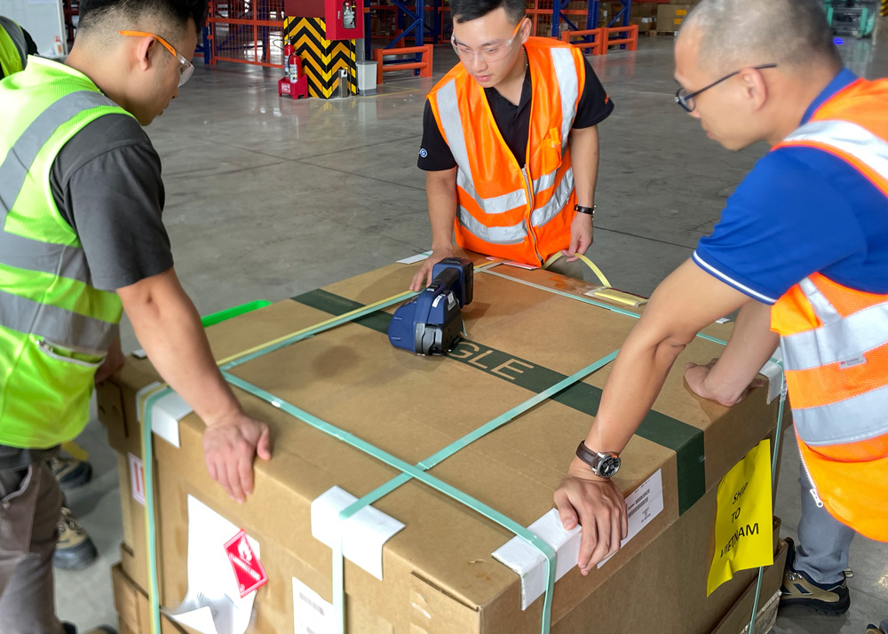 unipacking - Giải pháp đóng đai pallet tối ưu cho nhà máy FDI- Chương trình demo máy đóng đai nhựa