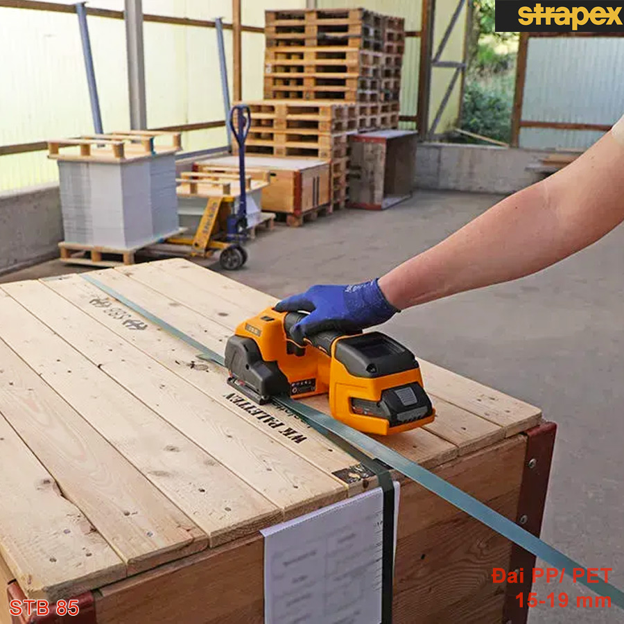 ứng dụng máy siết đai nhựa PET cầm tay STB 85 Strapex